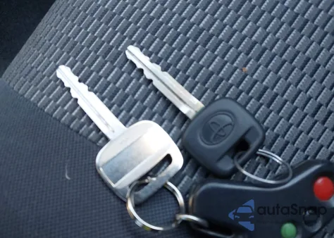 2004 Toyota Rav4 z USA, uszkodzony, nr VIN JTEGD20V840013090